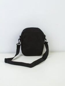 rollthedice Sac bandoulière multifonctionnel élégant pour étudiants du secondaire et universitaires de première année. Sac décontracté avec cordon de serrage, lettre et décoration carrée. Sac multifonctionnel pour dortoir, sac fourre-tout, sac bandoulière, sac latéral, sac messenger, sac cylindrique, sac noir, sac de voyage, sac de camping. Idéal comme cadeau pour Noël, l'hiver, les vacances, Thanksgiving. – Image 3