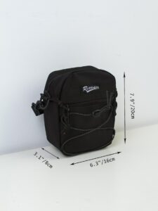 rollthedice Sac bandoulière multifonctionnel élégant pour étudiants du secondaire et universitaires de première année. Sac décontracté avec cordon de serrage, lettre et décoration carrée. Sac multifonctionnel pour dortoir, sac fourre-tout, sac bandoulière, sac latéral, sac messenger, sac cylindrique, sac noir, sac de voyage, sac de camping. Idéal comme cadeau pour Noël, l'hiver, les vacances, Thanksgiving. – Image 4