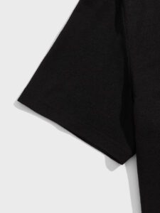Manfinity UrbanChill T-shirts pour hommes avec col rond ajusté, tee-shirt graphique à manches courtes et coloré, décontracté pour l'été en polyester – Image 3