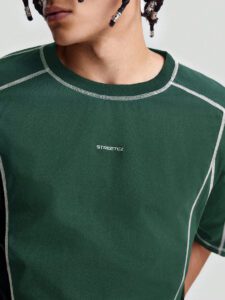 Manfinity StreetEZ T-shirt ras du cou tricoté à manches courtes avec broderie Hatsune, convient pour l'été – Image 9