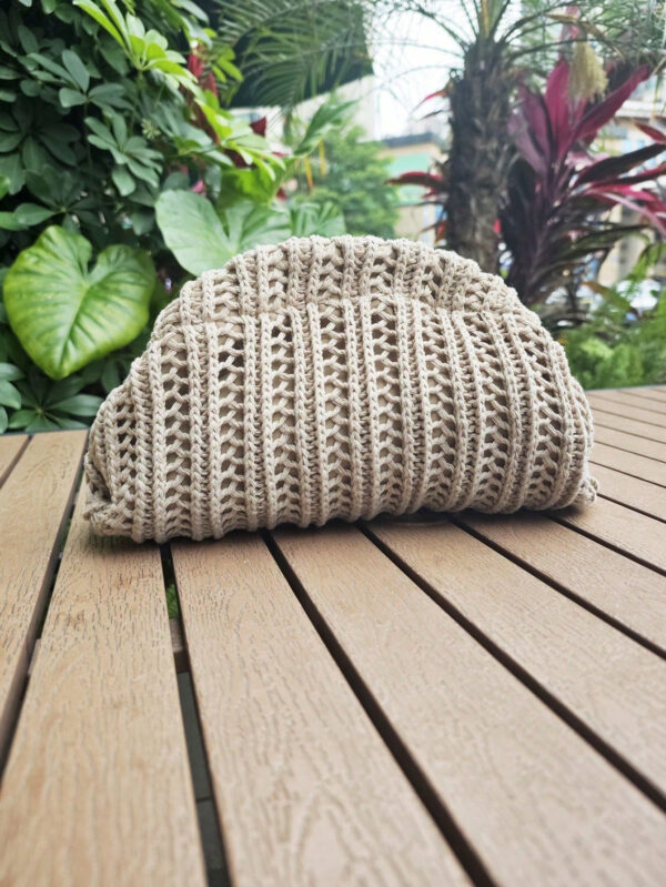 Vintage Tricoté Pochette Avec À Blocs De Couleurs À Rayures , Rétro Épingle À Cheveux Design Et Ajouré , Classique L'Années 90 Style Pour Vacances – Image 8