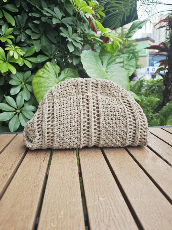 Vintage Tricoté Pochette Avec À Blocs De Couleurs À Rayures , Rétro Épingle À Cheveux Design Et Ajouré , Classique L'Années 90 Style Pour Vacances – Image 9