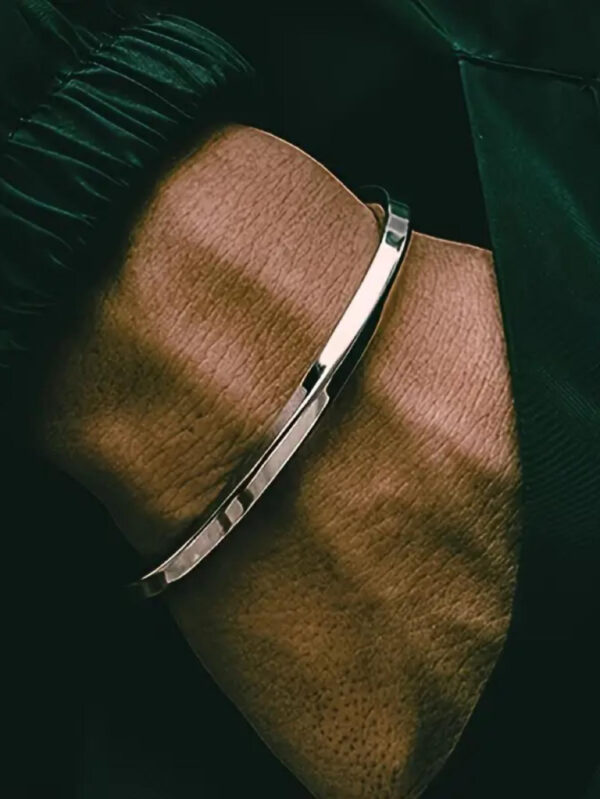 1 pièce Bracelet bracelet Mobius tordu en acier inoxydable, bracelet de couple rétro pour hommes et femmes, accessoires de mode