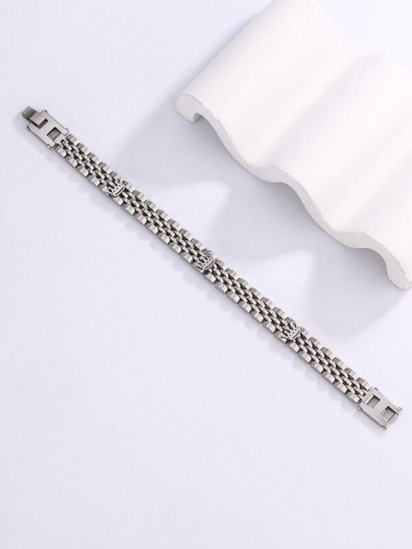 Un bracelet simple et à la mode en acier inoxydable argenté avec trois charms couronne – Image 11