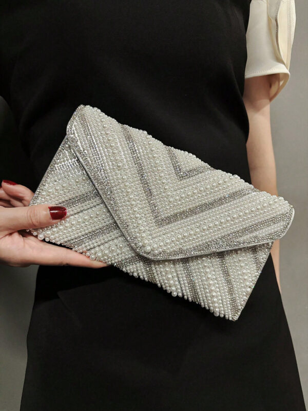 Sac de soirée avec embellissements en faux perles et cristaux, avec chaîne et sangle en PU, style enveloppe élégant mini sac de soirée, convient pour les fêtes et événements, s'assortissant parfaitement aux robes de fête pour femmes – Image 2