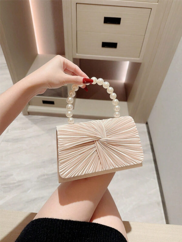 Sac de soirée élégant et délicat décoré avec un nœud et de fausses perles, à tenir en main, convenant pour les robes de soirée. Sac de mariée tendance, parfait pour les fêtes, les mariages, les bals de promo, les dîners/banquets, assortissant avec les robes de mariée, les robes de soirée, la robe de bal de promo, la robe d'anniversaire, la robe de fête. Cadeau parfait pour la Saint-Valentin. – Image 4