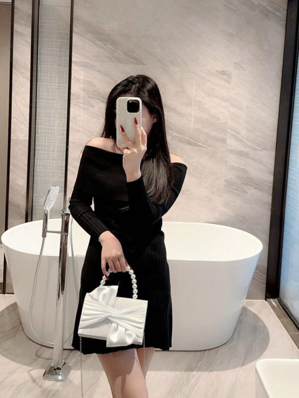 Sac de soirée élégant et délicat décoré avec un nœud et de fausses perles, à tenir en main, convenant pour les robes de soirée. Sac de mariée tendance, parfait pour les fêtes, les mariages, les bals de promo, les dîners/banquets, assortissant avec les robes de mariée, les robes de soirée, la robe de bal de promo, la robe d'anniversaire, la robe de fête. Cadeau parfait pour la Saint-Valentin. – Image 12