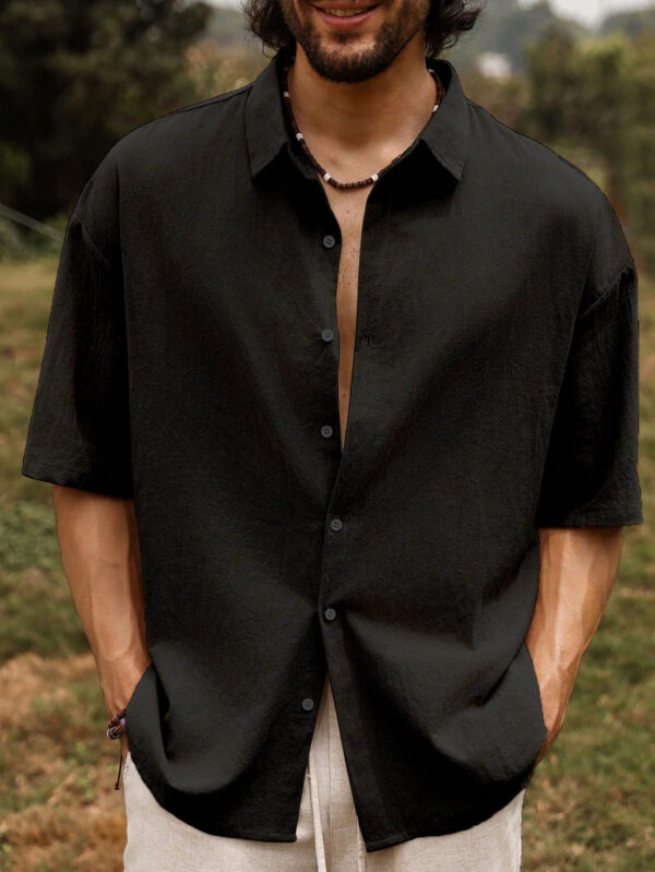 Manfinity Nomadique Chemise d'été en coton pour hommes à manches courtes unie et ample avec col rabattu et épaules tombantes – Image 2