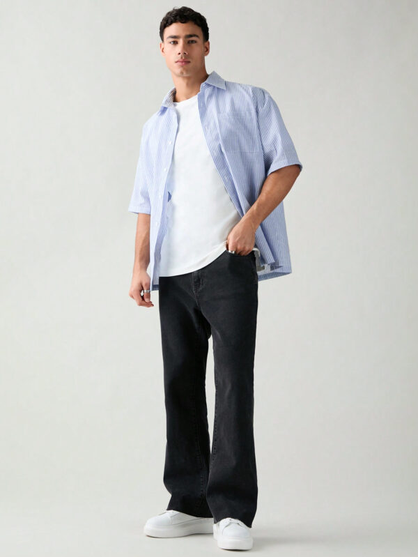Manfinity UrbanChill Chemise à manches courtes à rayures tissées pour hommes avec poche poitrine, convient pour le port casual ou de bureau en été, chemise à col en coton de bureau, pour les amis – Image 4