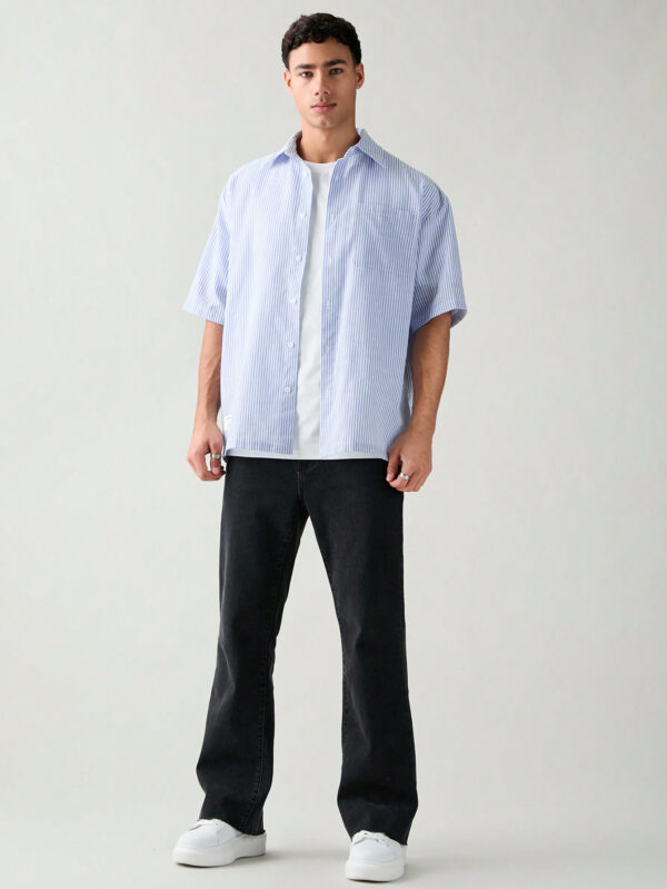Manfinity UrbanChill Chemise à manches courtes à rayures tissées pour hommes avec poche poitrine, convient pour le port casual ou de bureau en été, chemise à col en coton de bureau, pour les amis – Image 8