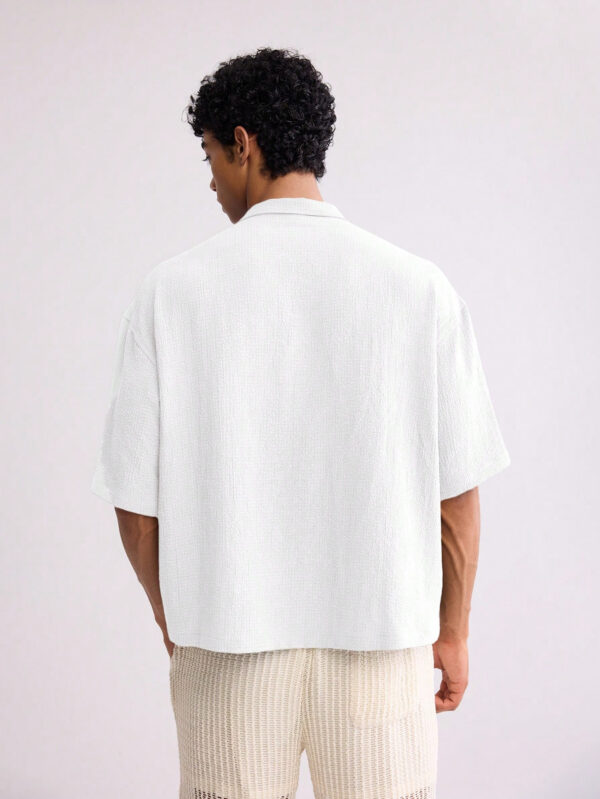 Forever 21 Chemise seersucker oversize et écourtée pour hommes, en vert – Image 6