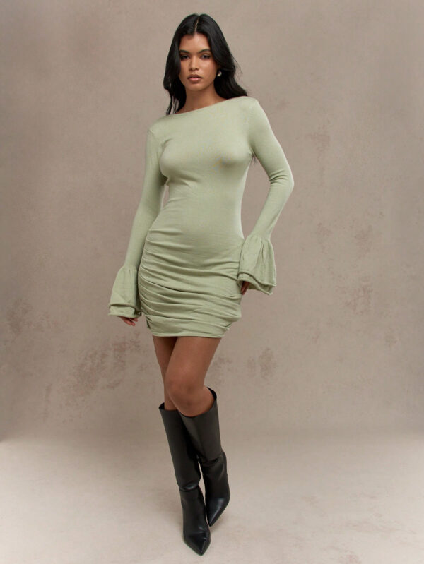 MISSGUIDED Robe moulante mini à manches longues évasées, à dos bas tricoté et froncé, pour porter en hiver – Image 4