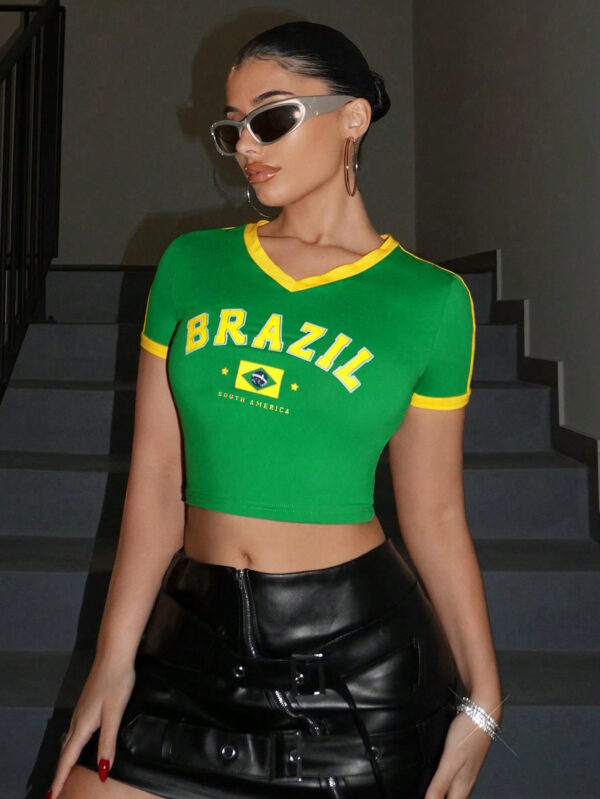 SHEIN ICON T-shirt court imprimé brésilien à col en V ajusté avec bords décoratifs – Image 5