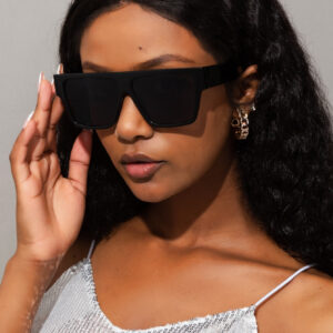 1 pièce Lunettes de soleil carrées surdimensionnées en plastique pour femmes avec branches larges, multicolores, européenne et américaine, accessoires pour activités extérieures, style de rue, vacances, plage. Convient pour pulls, jeans, survêtements, sweats à capuche, vestes, robes et chemises à manches longues