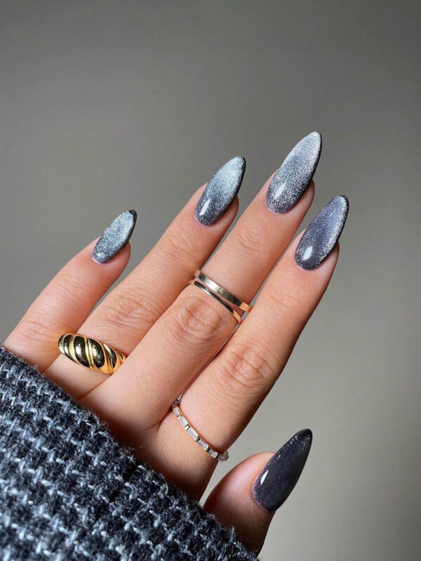 24 pièces Ongles pressés magnétiques violets courts amande, kit d'ongles artificiels en gel pour les yeux de chat en pointe française faits main, moyens d'adhésif à colle magnétique en violet nu pailleté, Kit d'ongles faux avec bâtonnets réutilisables pour les femmes, fournitures d'ongles – Image 2