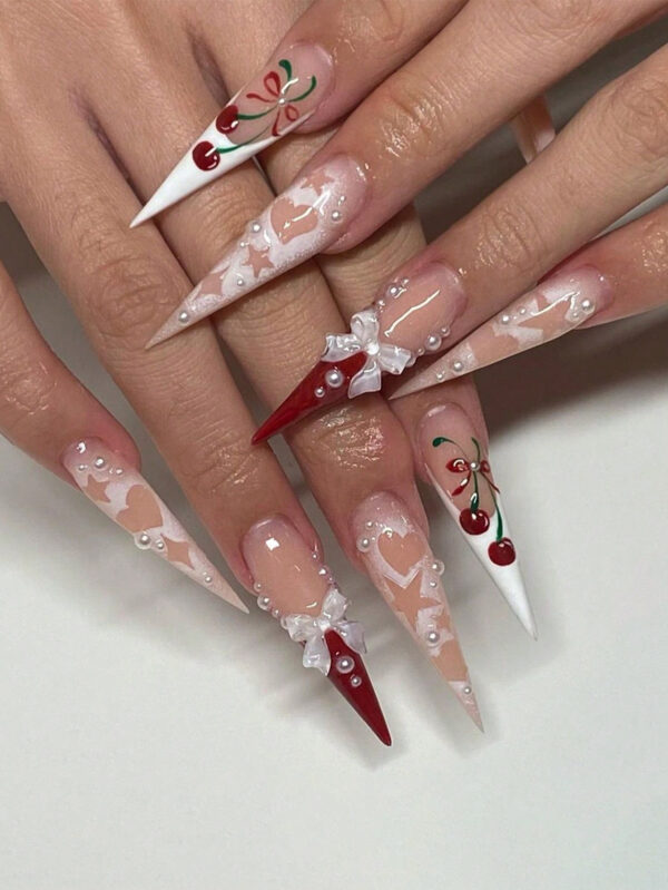 Obtenez un look glamour avec un kit de faux ongles de couverture totale, style japonais de 24 pièces en forme d'amande moyenne, rétro, noirs, givrés avec lettres et motif de serpent, et couleur naturelle. Matériel pour ongles pressés. – Image 2