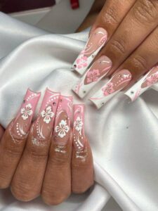24 pièces Ongles faux imprimé feuille bleue de fleur de cerisier doux avec une couleur blanche française pour un port quotidien des femmes & 1 pièce Kit de faux ongles complet & 1 kit d'autocollant de colle pour ongles pour fille mère femme cadeau et fournitures pour ongles et en gros, ensemble d'art d'ongle blanchissant avec ongles faux détachables pour festival, fête, rendez-vous et pression à ongles pour port quotidien. – Image 3