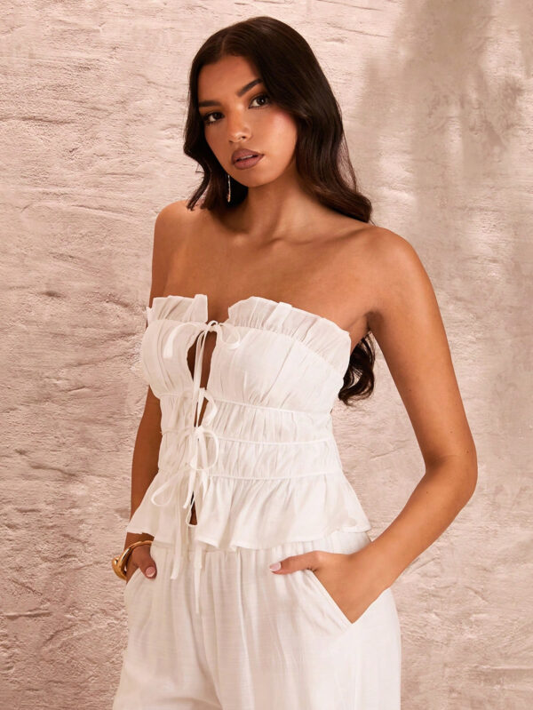 SHEIN BAE Femme romantique vacances d'été plage Sexy haut bandeau blanc unicolore sans manches avec bretelles à couches multiples, bordures en dentelle et à volants – Image 9