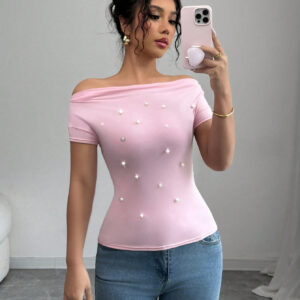 SHEIN Raffinéa T-shirt slim ajusté pour femmes, manches courtes épaules dénudées, avec détails plissés et ornements de perles à l'avant, top rose