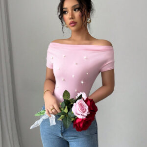 SHEIN Raffinéa T-shirt slim ajusté pour femmes, manches courtes épaules dénudées, avec détails plissés et ornements de perles à l'avant, top rose