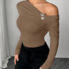 Firerie Automne/Hiver Élégant Twist avec Décor en Métal Ajusté Épaule Dégagée Manches Longues T-Shirt Noir, Design Moderne – Image 9