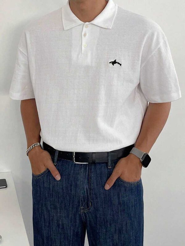 DAZY Chemise de golf style polo blanche avec baleine brodée pour homme – Image 3