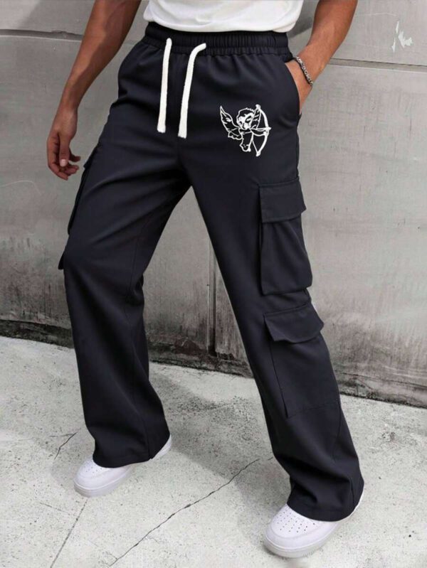 Manfinity EMRG Pantalon cargo avec cordon de serrage à la taille et imprimé ange pour hommes – Image 6
