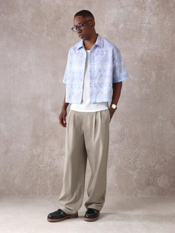 SUMWON Chemise décontractée à manches courtes avec motif cachemire vintage pour le printemps et l'été. Portée de manière décontractée pour les vacances, les festivals, les fêtes et le style de rue. – Image 7