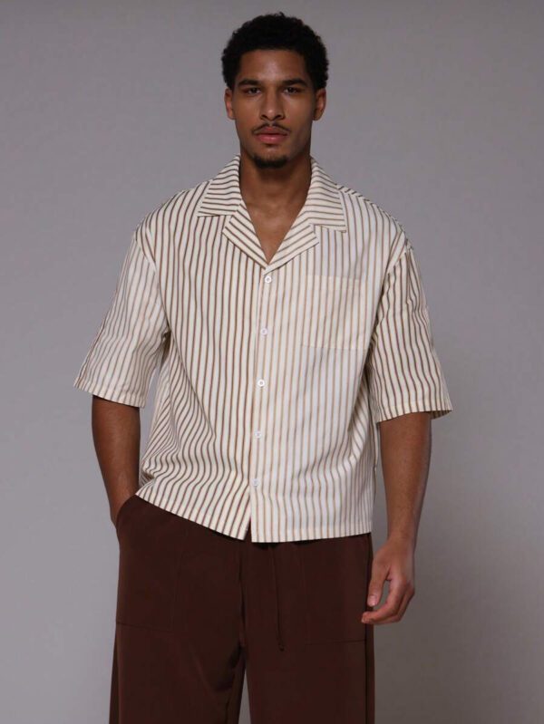 Musero Chemise boutonnée à manches courtes surdimensionnée à rayures bicolores – Image 2