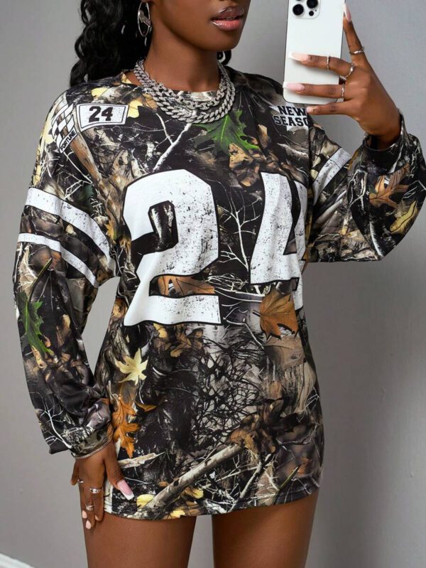 Slaydiva T-shirt ample à manches longues avec col rond, épaules dénudées, imprimé avec logo anglais rétro américain style rue décontracté nouvelle tendance. T-shirt pour femmes avec bas vert à fleurs abricot – Image 51