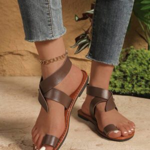 Women's Flat Sandals, European And American Fashion Casual Round Toe Rivet Buckle Strap Beach Slippers