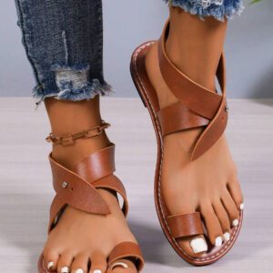Women's Flat Sandals, European And American Fashion Casual Round Toe Rivet Buckle Strap Beach Slippers