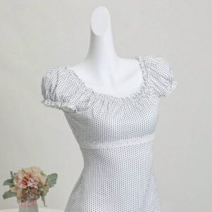 Sweetra Tee-shirt à col rond et manches courtes à volants avec imprimé pois pour femmes en été