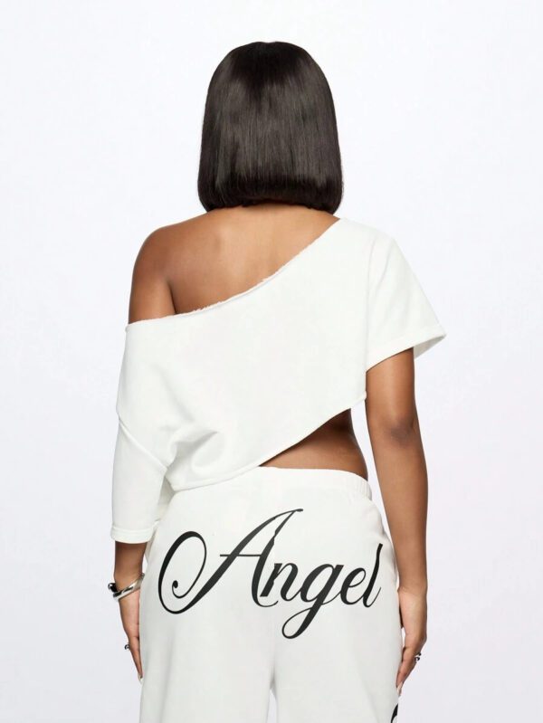 SUMWON WOMEN Top court style épaules dénudées avec logo calligraphié, tenue casual d'été pour festival, week-end, soirée, style urbain – Image 3
