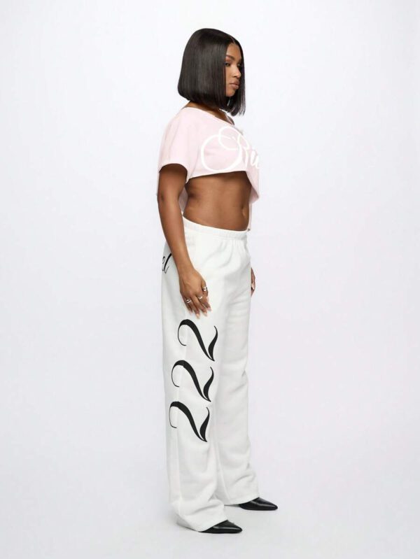 SUMWON WOMEN Top court style épaules dénudées avec logo calligraphié, tenue casual d'été pour festival, week-end, soirée, style urbain – Image 37