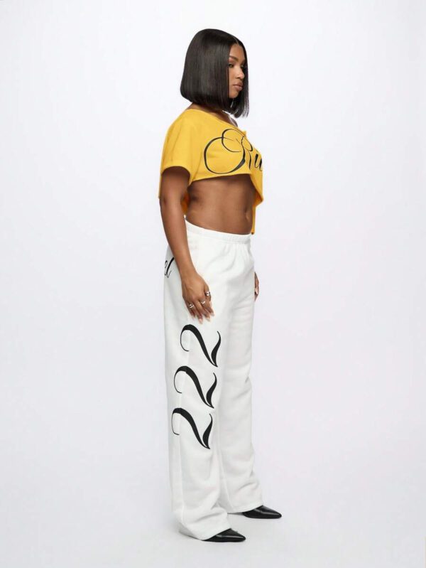 SUMWON WOMEN Top court style épaules dénudées avec logo calligraphié, tenue casual d'été pour festival, week-end, soirée, style urbain – Image 44