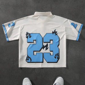 Manfinity Streetrush T-shirt minimaliste pour hommes avec boutons devant, couleur unie, manches courtes et graphique numérique