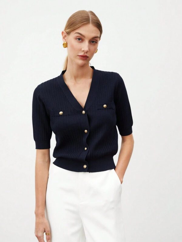 BizChic 2025 Nouveau Cardigan à col en V vert avocat avec boutons métalliques, tricot côtelé, manches courtes, hauts pour femmes. Décontracté chic pour le travail, les déplacements quotidiens, élégant pour les mariages, les festivals de musique champêtres, les brunchs, les aéroports dans le style vintage des années 90, Stockholm, Jour de l'Indépendance – Image 8