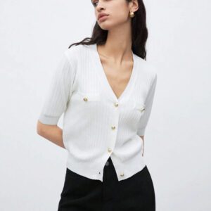 BizChic 2025 Nouveau Cardigan à col en V vert avocat avec boutons métalliques, tricot côtelé, manches courtes, hauts pour femmes. Décontracté chic pour le travail, les déplacements quotidiens, élégant pour les mariages, les festivals de musique champêtres, les brunchs, les aéroports dans le style vintage des années 90, Stockholm, Jour de l'Indépendance