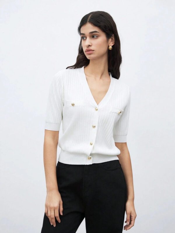 BizChic 2025 Nouveau Cardigan à col en V vert avocat avec boutons métalliques, tricot côtelé, manches courtes, hauts pour femmes. Décontracté chic pour le travail, les déplacements quotidiens, élégant pour les mariages, les festivals de musique champêtres, les brunchs, les aéroports dans le style vintage des années 90, Stockholm, Jour de l'Indépendance – Image 14