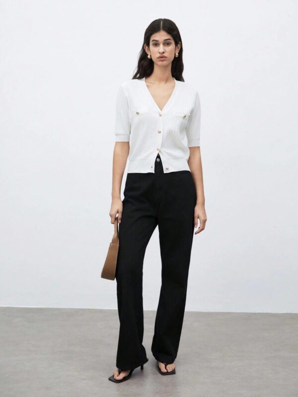 BizChic 2025 Nouveau Cardigan à col en V vert avocat avec boutons métalliques, tricot côtelé, manches courtes, hauts pour femmes. Décontracté chic pour le travail, les déplacements quotidiens, élégant pour les mariages, les festivals de musique champêtres, les brunchs, les aéroports dans le style vintage des années 90, Stockholm, Jour de l'Indépendance – Image 15