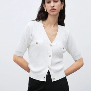 BizChic 2025 Nouveau Cardigan à col en V vert avocat avec boutons métalliques, tricot côtelé, manches courtes, hauts pour femmes. Décontracté chic pour le travail, les déplacements quotidiens, élégant pour les mariages, les festivals de musique champêtres, les brunchs, les aéroports dans le style vintage des années 90, Stockholm, Jour de l'Indépendance