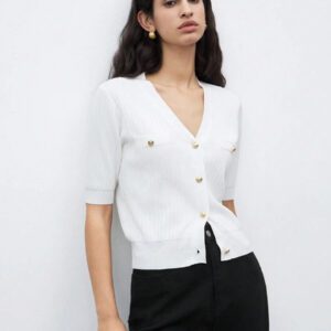 BizChic 2025 Nouveau Cardigan à col en V vert avocat avec boutons métalliques, tricot côtelé, manches courtes, hauts pour femmes. Décontracté chic pour le travail, les déplacements quotidiens, élégant pour les mariages, les festivals de musique champêtres, les brunchs, les aéroports dans le style vintage des années 90, Stockholm, Jour de l'Indépendance