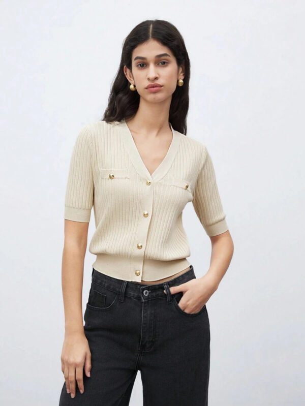 BizChic 2025 Nouveau Cardigan à col en V vert avocat avec boutons métalliques, tricot côtelé, manches courtes, hauts pour femmes. Décontracté chic pour le travail, les déplacements quotidiens, élégant pour les mariages, les festivals de musique champêtres, les brunchs, les aéroports dans le style vintage des années 90, Stockholm, Jour de l'Indépendance – Image 18