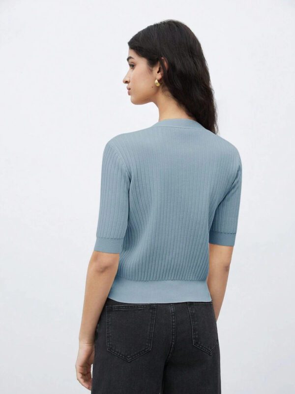 BizChic 2025 Nouveau Cardigan à col en V vert avocat avec boutons métalliques, tricot côtelé, manches courtes, hauts pour femmes. Décontracté chic pour le travail, les déplacements quotidiens, élégant pour les mariages, les festivals de musique champêtres, les brunchs, les aéroports dans le style vintage des années 90, Stockholm, Jour de l'Indépendance – Image 25