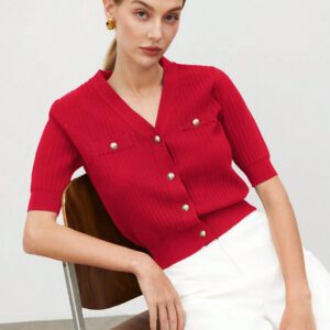 BizChic 2025 Nouveau Cardigan à col en V vert avocat avec boutons métalliques, tricot côtelé, manches courtes, hauts pour femmes. Décontracté chic pour le travail, les déplacements quotidiens, élégant pour les mariages, les festivals de musique champêtres, les brunchs, les aéroports dans le style vintage des années 90, Stockholm, Jour de l'Indépendance