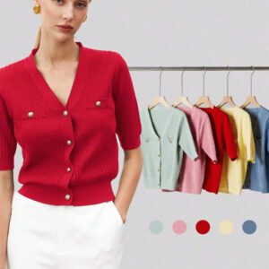 BizChic 2025 Nouveau Cardigan à col en V vert avocat avec boutons métalliques, tricot côtelé, manches courtes, hauts pour femmes. Décontracté chic pour le travail, les déplacements quotidiens, élégant pour les mariages, les festivals de musique champêtres, les brunchs, les aéroports dans le style vintage des années 90, Stockholm, Jour de l'Indépendance