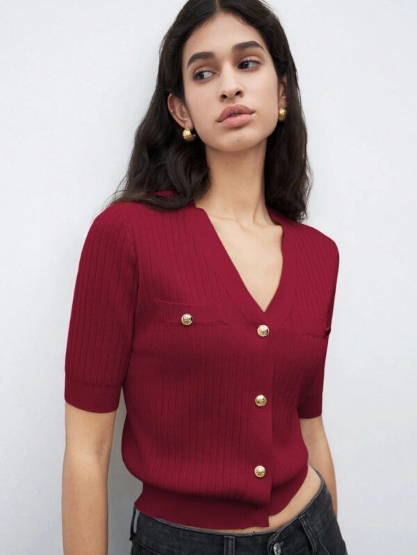 BizChic 2025 Nouveau Cardigan à col en V vert avocat avec boutons métalliques, tricot côtelé, manches courtes, hauts pour femmes. Décontracté chic pour le travail, les déplacements quotidiens, élégant pour les mariages, les festivals de musique champêtres, les brunchs, les aéroports dans le style vintage des années 90, Stockholm, Jour de l'Indépendance – Image 54