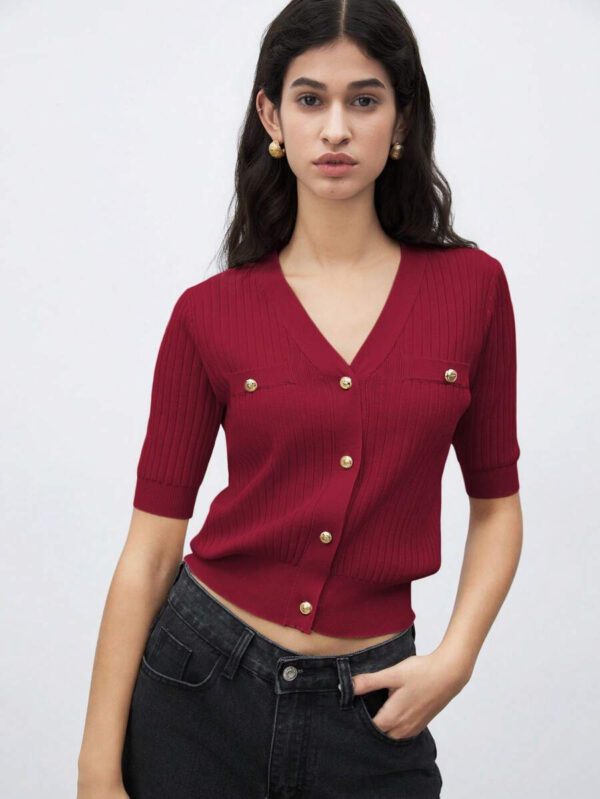 BizChic 2025 Nouveau Cardigan à col en V vert avocat avec boutons métalliques, tricot côtelé, manches courtes, hauts pour femmes. Décontracté chic pour le travail, les déplacements quotidiens, élégant pour les mariages, les festivals de musique champêtres, les brunchs, les aéroports dans le style vintage des années 90, Stockholm, Jour de l'Indépendance – Image 55