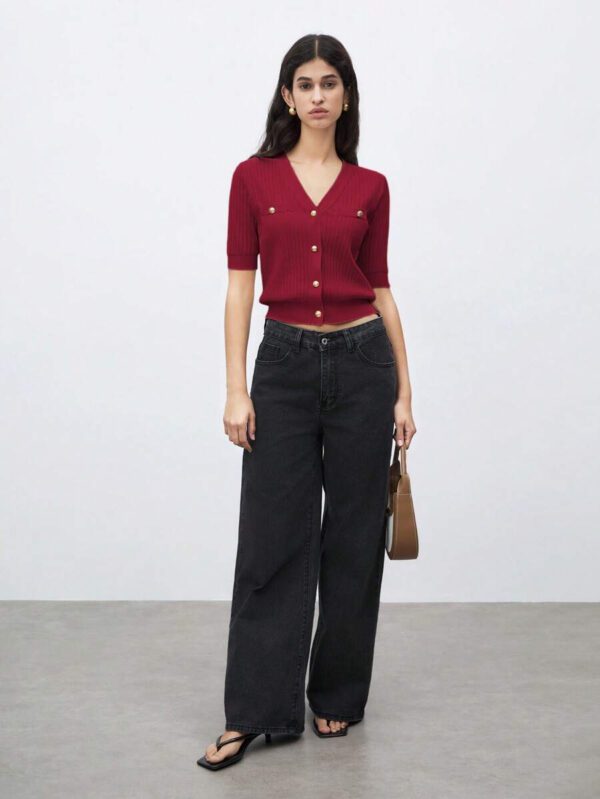 BizChic 2025 Nouveau Cardigan à col en V vert avocat avec boutons métalliques, tricot côtelé, manches courtes, hauts pour femmes. Décontracté chic pour le travail, les déplacements quotidiens, élégant pour les mariages, les festivals de musique champêtres, les brunchs, les aéroports dans le style vintage des années 90, Stockholm, Jour de l'Indépendance – Image 56